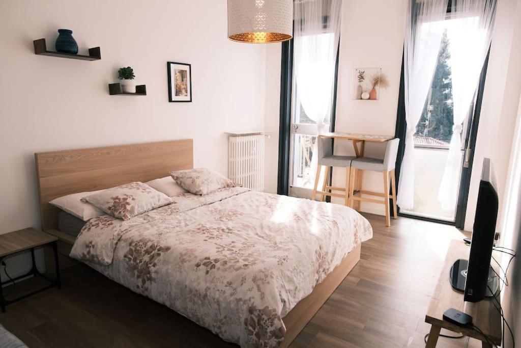 Studio With Lake And Montains Views Free Parking لووِنو المظهر الخارجي الصورة